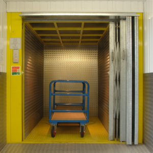 Thang máy tải hàng 500kg